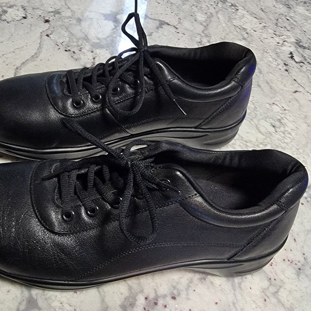 SR Max Women's composite toe shoe